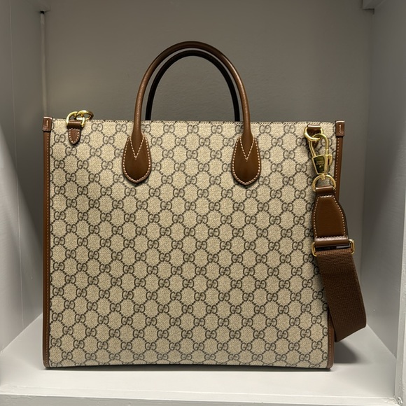 Gucci Medium Tote with Interlocking G - Picture 2 of 14